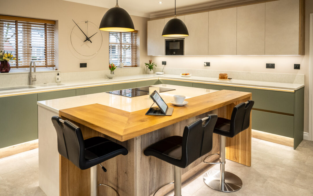 Contrasting Handleless KitchenHandleless Kitchen in Little Waltham, Essex